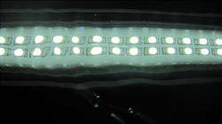 防水タイプのLED蛍光灯